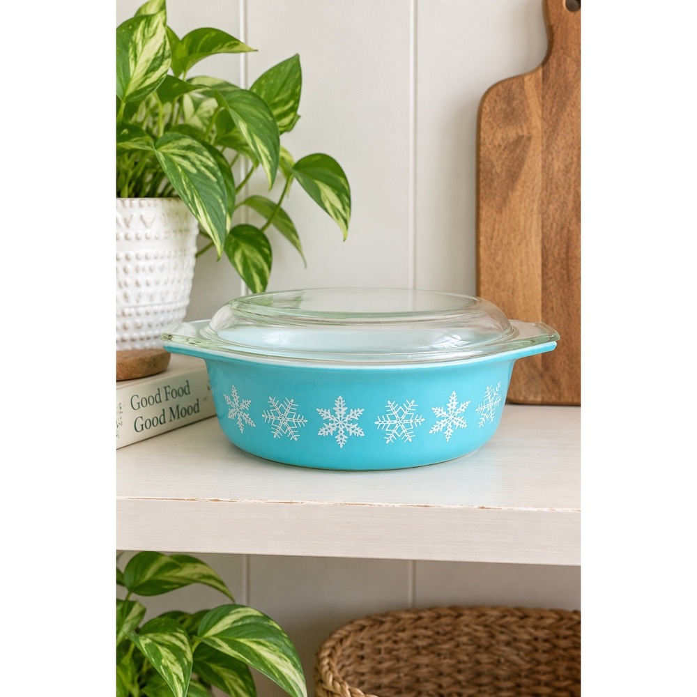 Pyrex 043 1.5 Qt Oval Casserole Dish Turquoise Blue Snowflake Vintage USA MCM